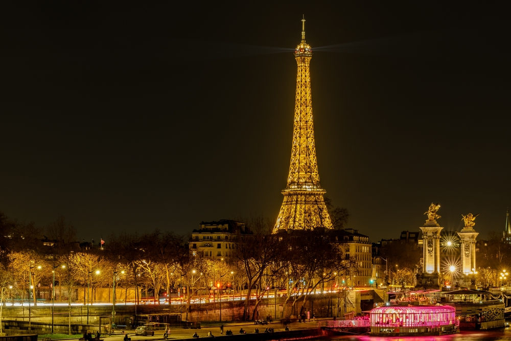 Experience “A Night In Paris” At Union Grill & Bar