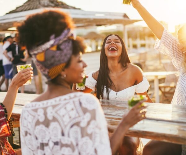 Cayman Restaurants’ Top Picks: The Best Beach Bars